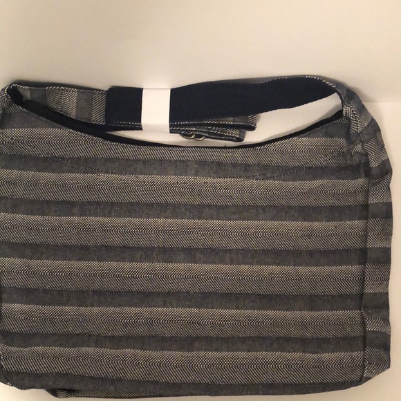 Retro metro hobo crossbody bag by thirty-one - Picture 2 of 6